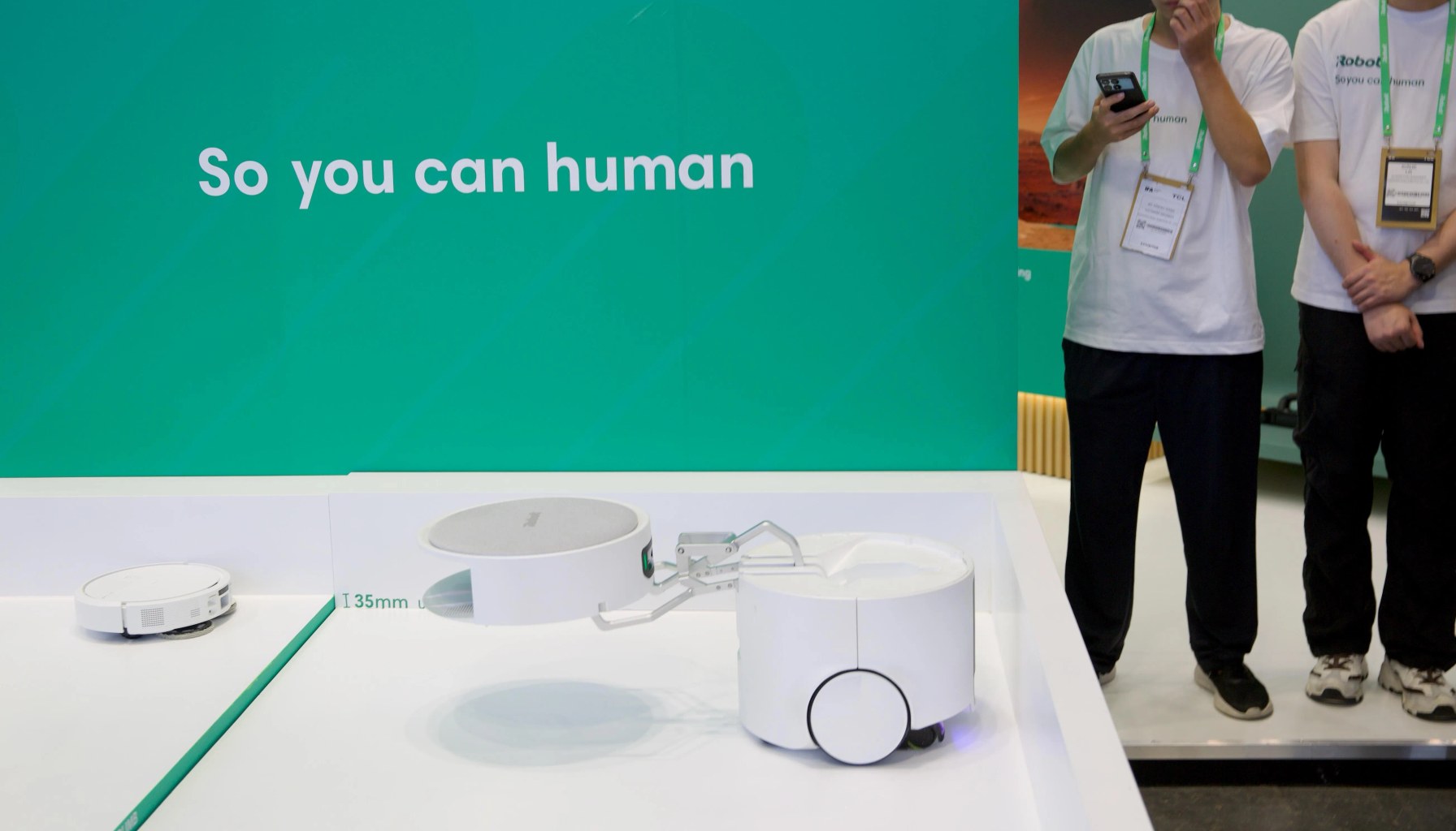 iRobot unveils the Roomba Duo