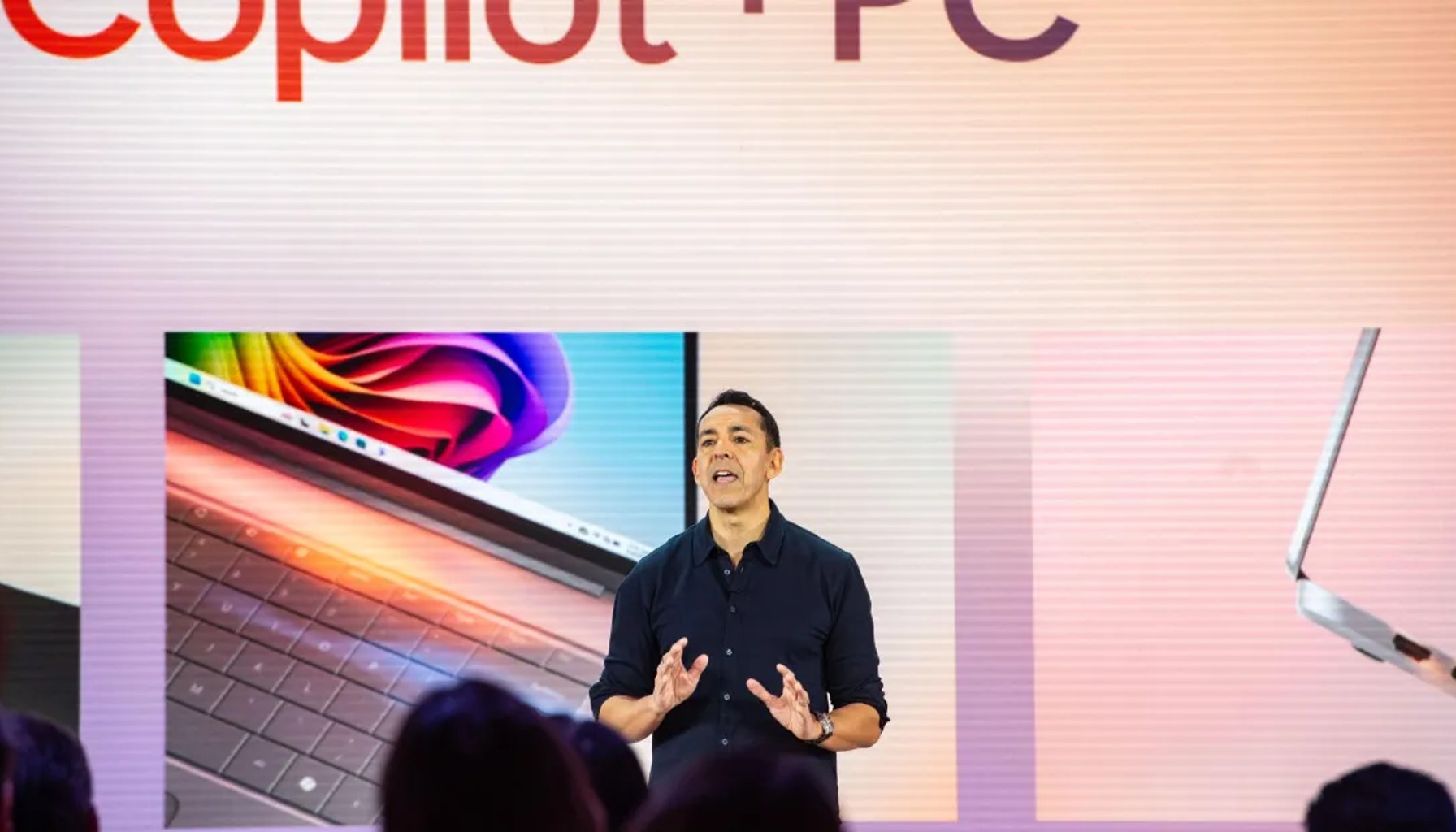 Microsoft’s consumer marketing chief to leave next year