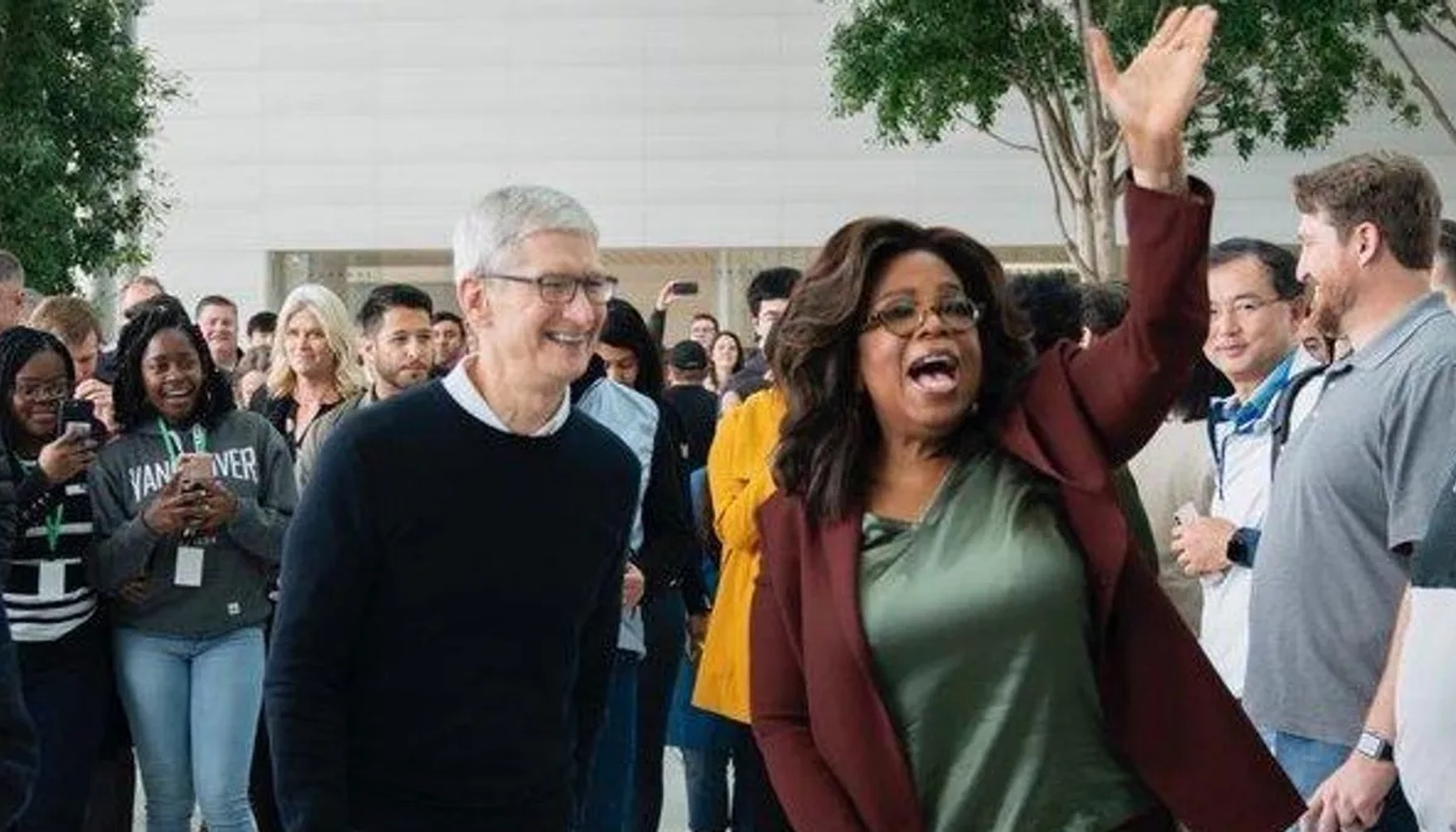tim-cook-oprah-tight
